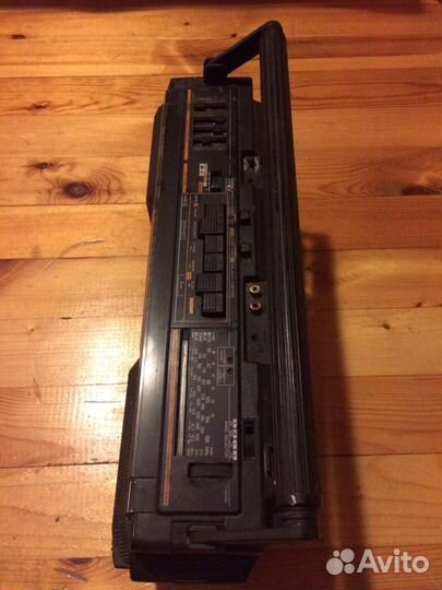 Кассетный магнитофон sharp