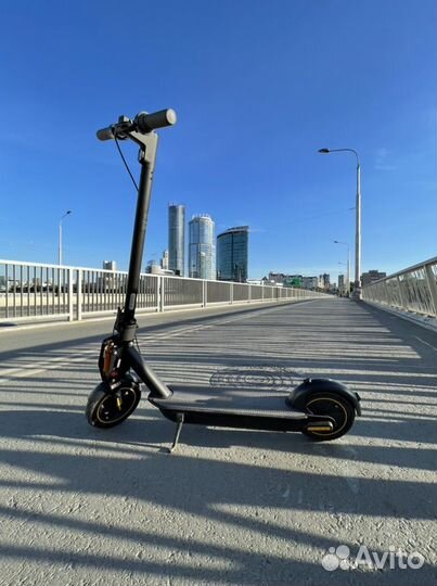 Ninebot Segway Kickscooter Max G30 + Monorim V4.0