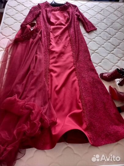 Вечернее платье