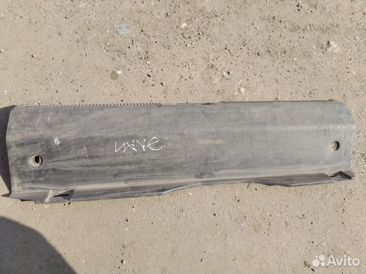 Накладка замка багажника Хендай Элантра 3 XD