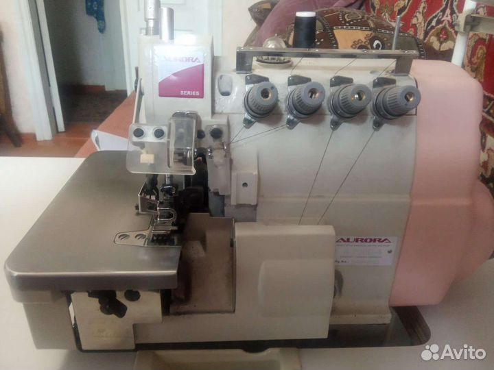 Швейные машинки Оверлок и Распошивалка