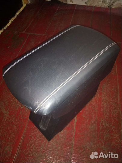 Подлокотник на Ниву