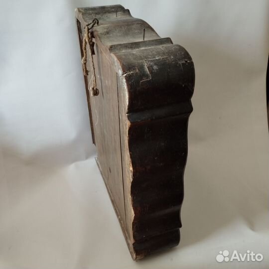 Старинная икона Божия Матерь. Шитье