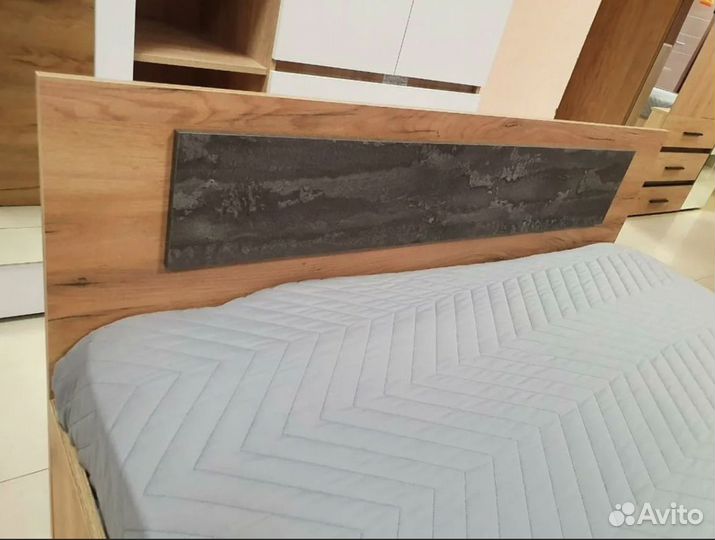 Кровать двуспальная 160х200 Дуб Золотой мсп 1