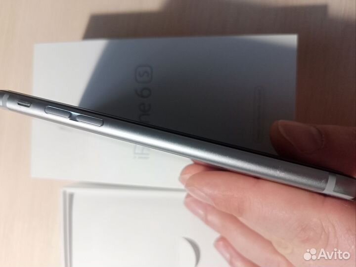 Телефон iPhone 6s