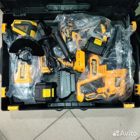 Набор инструментов DeWalt 4в1