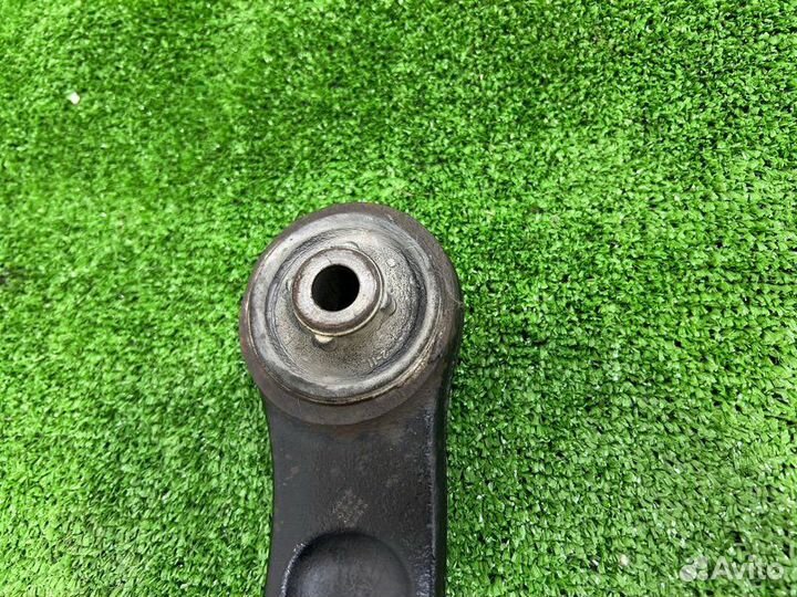 Рычаг подвески нижний передний правый Peugeot 308