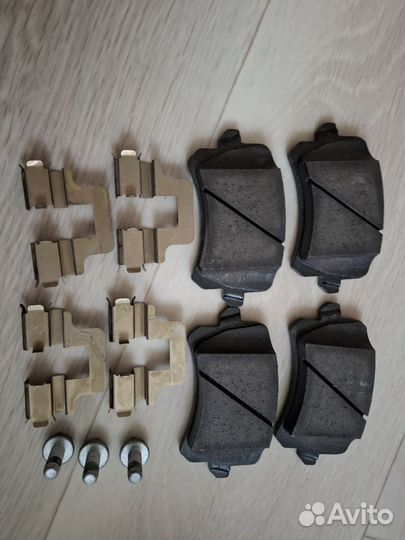 Задние тормозные колодки TRW 3C0 615 415 C