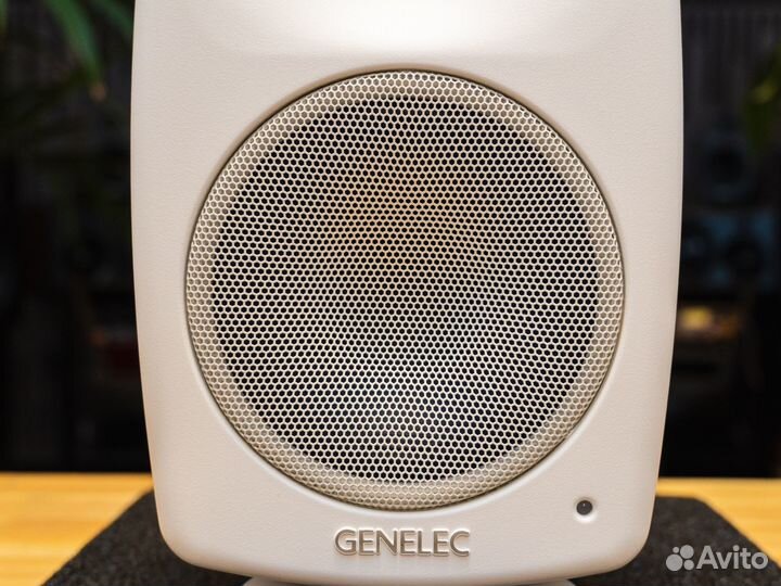Genelec 8330 AW студийный монитор
