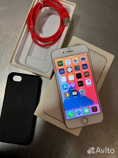 iPhone 8, 64 ГБ