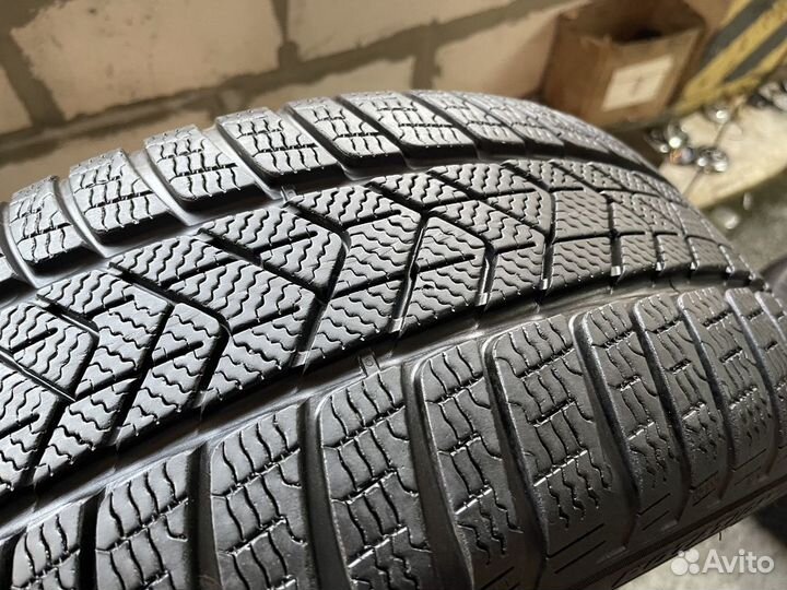 Pirelli Winter Sottozero 3 245/45 R18