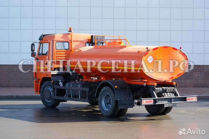 Водитель поливомоечной машины