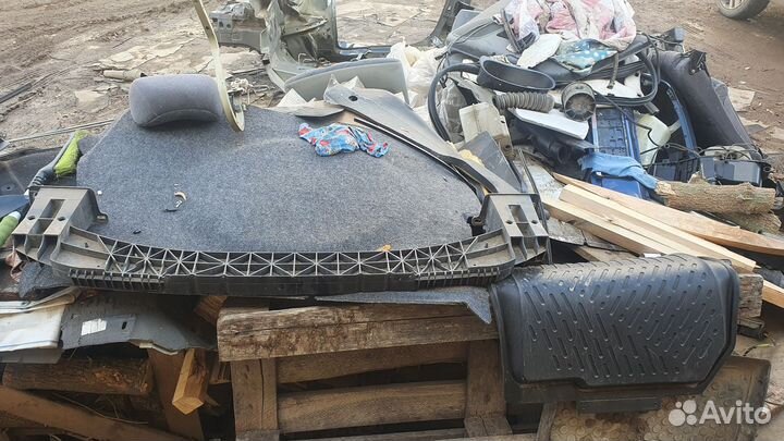 Нижний усилитель бампера peugeot 308