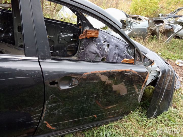 Двери (передние и задняя правая) Тойота Авенсис 2
