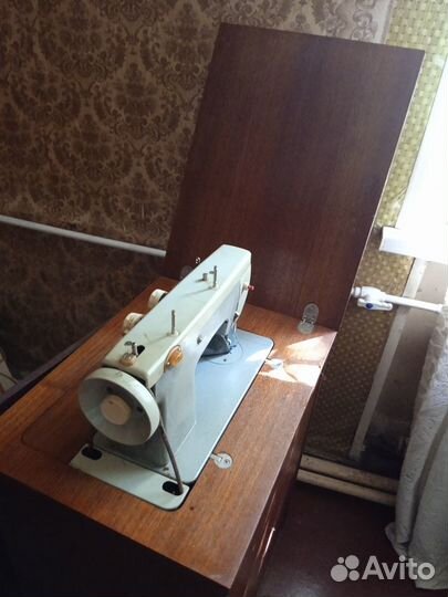 Швейная машинка подольская ножная