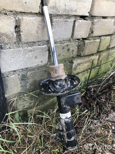 Запчасти Mazda3 BM (амортизатор, отбойники, руль)