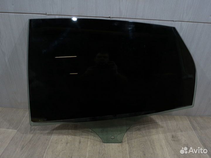 Стекло заднее левое Ford Focus 3