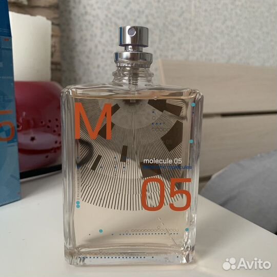 Escentric molecules 05