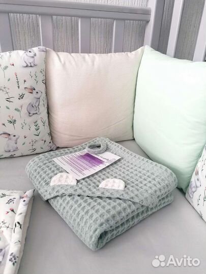 В наличии комплект в кроватку бортики новые