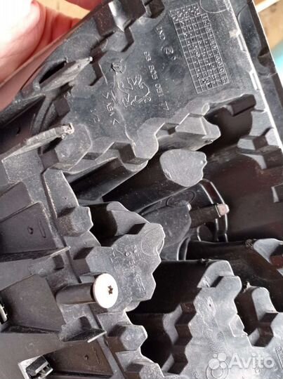 Эмблема передняя Peugeot 308