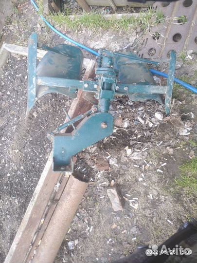 Оборотный плуг для мотоблока