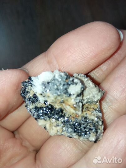 Камни и минералы