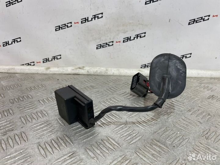 Блок управления топливным насосом Audi A3 8P 2.0