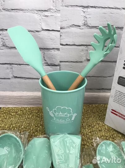 Набор кухонных принадлежностей 12предметов новый