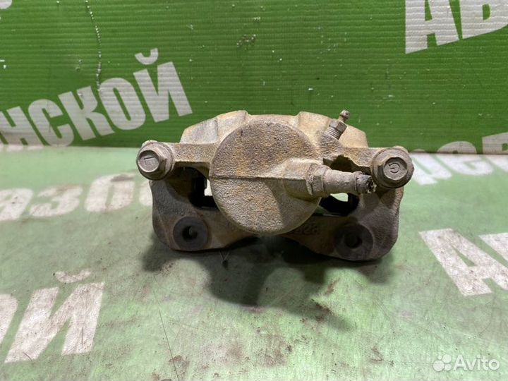 Суппорт тормозной передний правый Mitsubishi