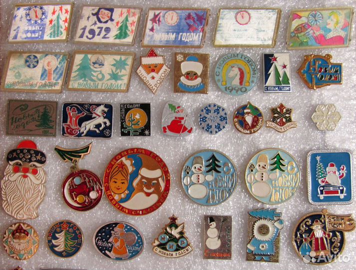 Новый год значки СССР