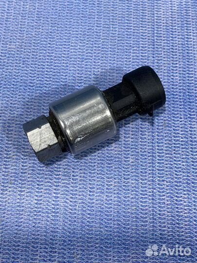 Датчик кондиционера хладагента Nissan terrano D10