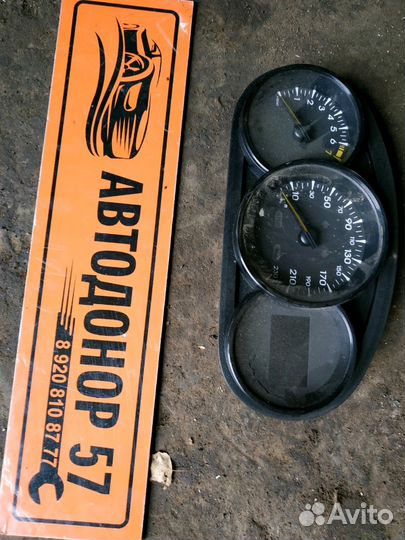 Щиток приборов Renault Fluence 2012 год