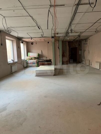 Сдам торговое помещение, 214 м²