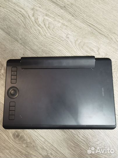 Графический wacom Intuos Pro Medium (PTH-660)