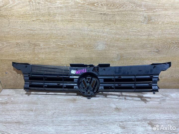 Решетка радиатора Volkswagen Golf 4 Арт. 130374