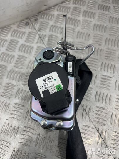 Ремень безопасности с пиропатроном Audi SQ7