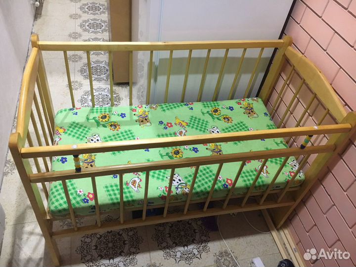 Детская кровать с матрасом