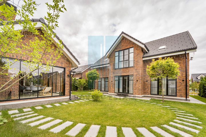 Коттедж 120 м² на участке 6 сот.