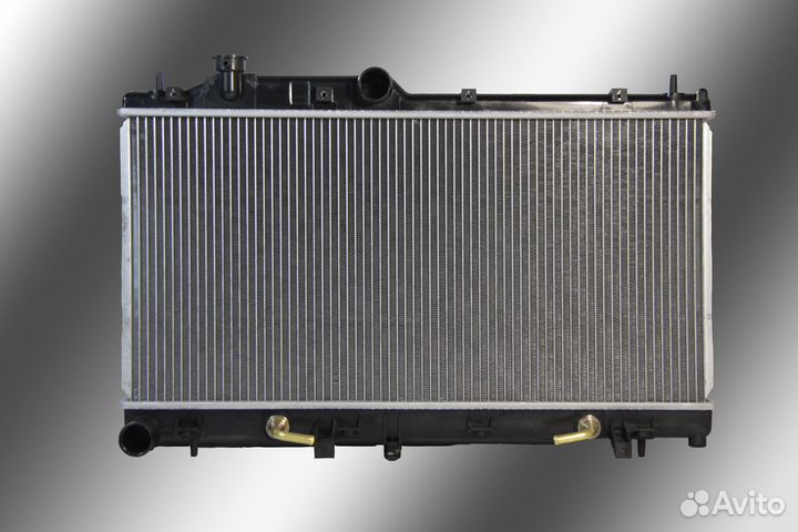 Радиатор охлаждения Subaru Legacy IV