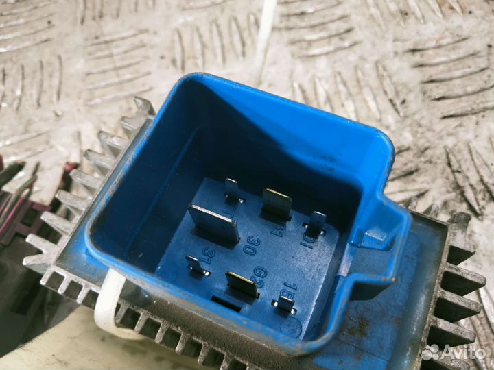 Реле свечей накала Opel Astra H