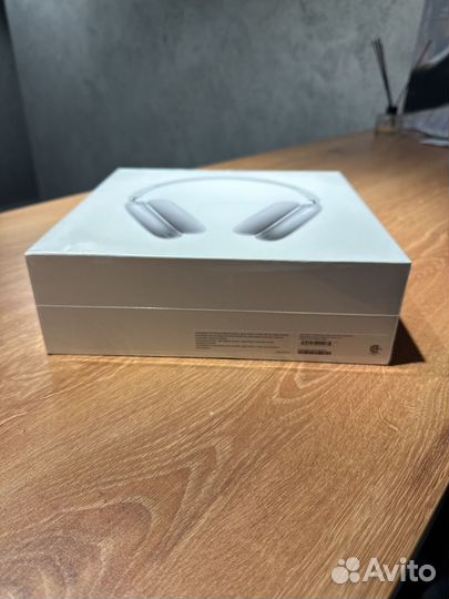 Air Pods Max silver