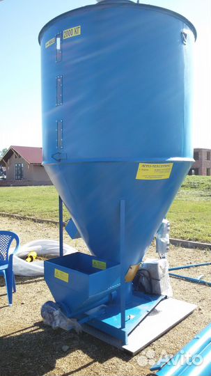 Кормосмеситель шнековый