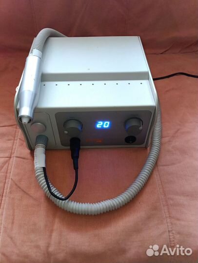 Аппарат для маникюра и педикюра