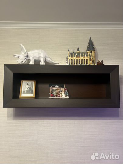 Книжная полка настенная