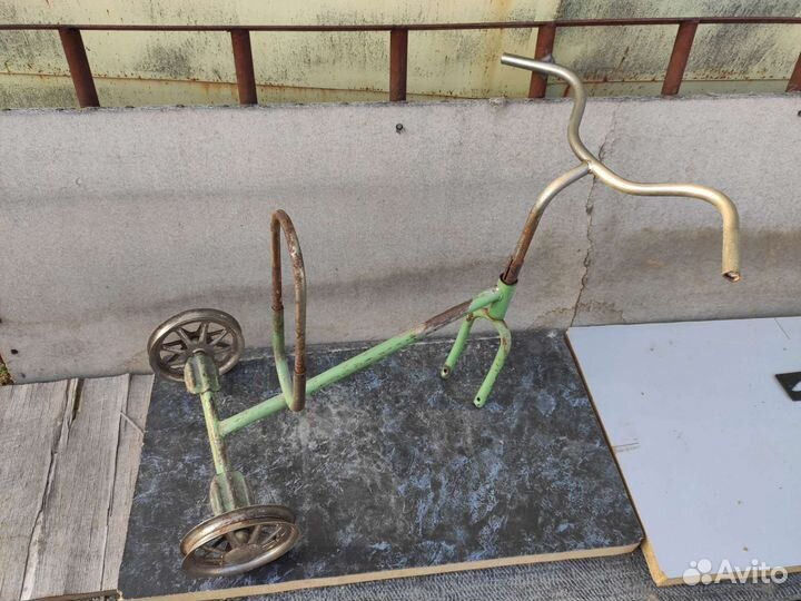 От трехколесного велосипеда СССР рама и колеса