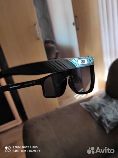 Новые очки Окли Америка