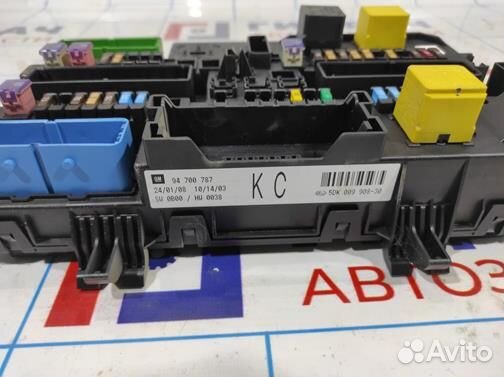 Блок предохранителей салонный Opel Astra H 9470078