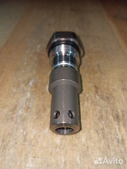 Клапан гидравлики Hitachi EX200-2 JD 790E #4289602