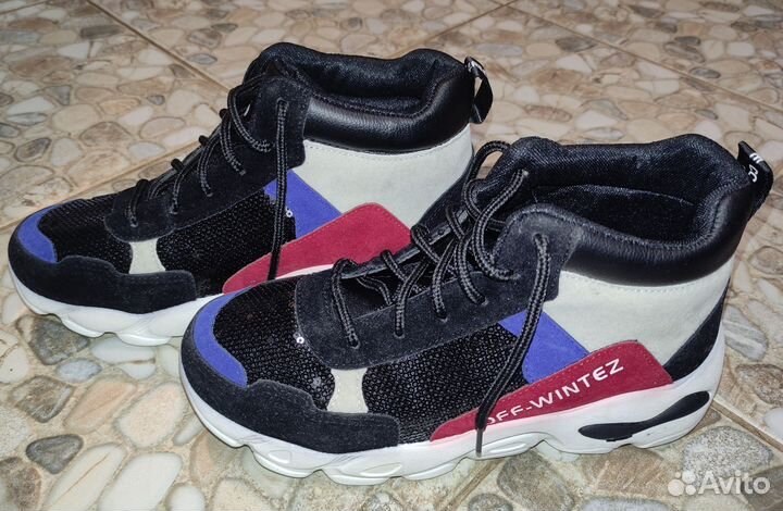 Кроссовки демисезонные женские 39 размер