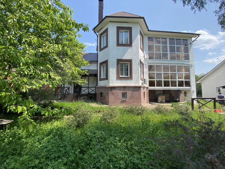 Дом 190 м² на участке 7,5 сот.